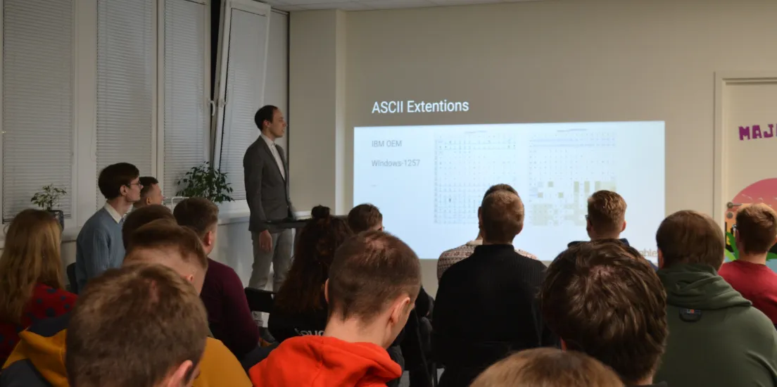 Akimirka iš vienos mūsų biure vykusios technologijų paskaitos.